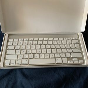 Apple wireless keyboard